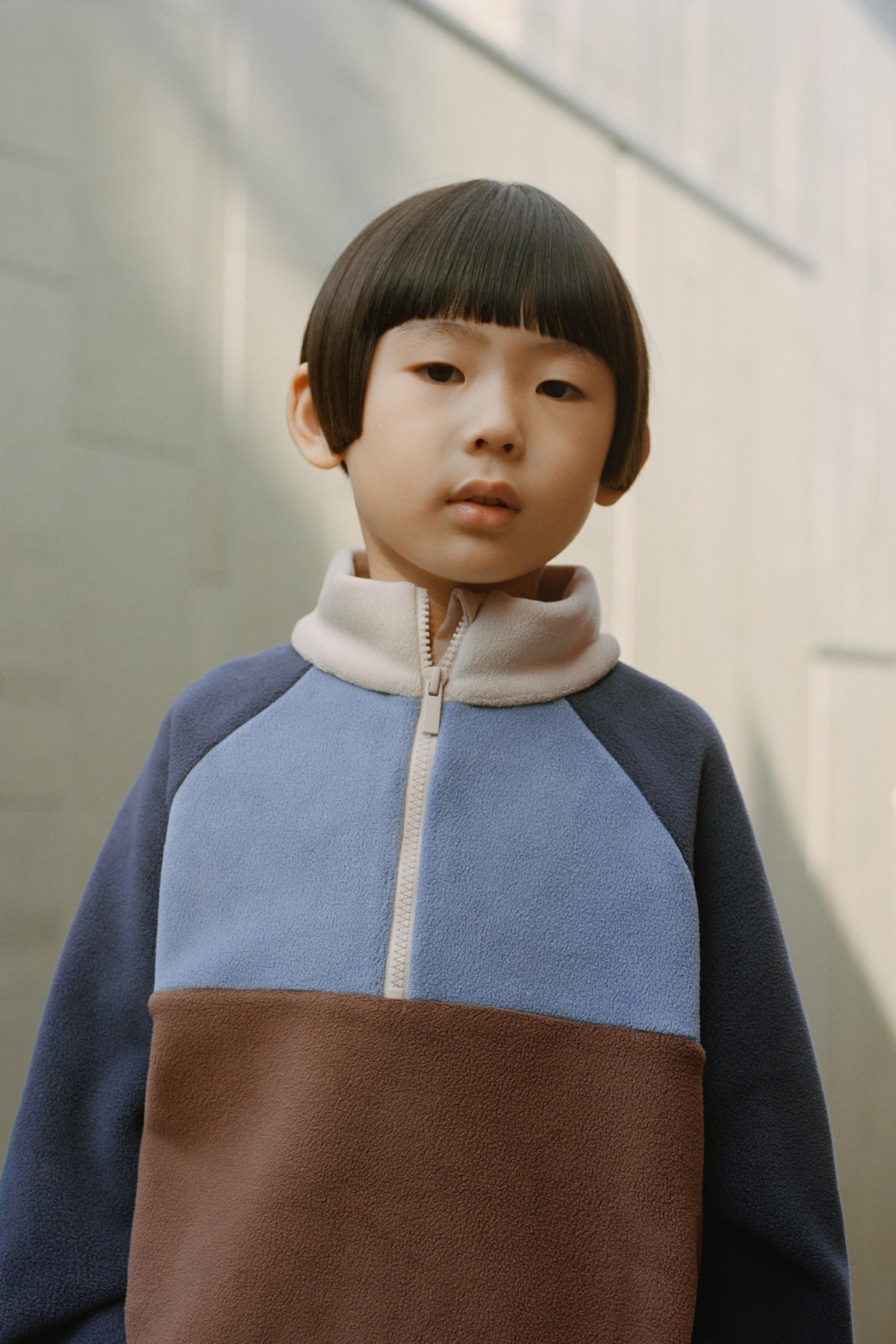 SWEAT POLAIRE COLOR BLOCK À ÉTIQUETTE